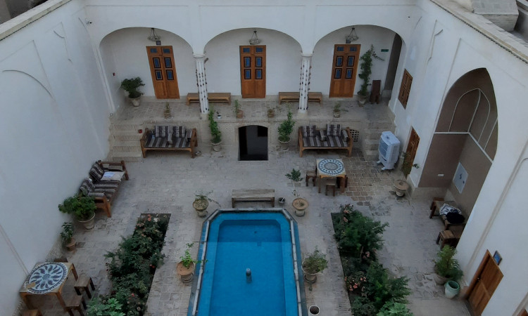 رزرو اقامتگاه سنتی سرای دیبا (اتاق 105 آجری)