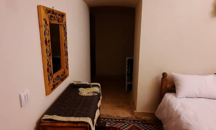 رزرو اقامتگاه سنتی سرای دیبا (اتاق 106 سرداب پهلوی)