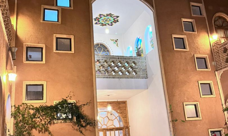 اقامتگاه بومگردی شمس العماره باغستان - صاحب جان 106