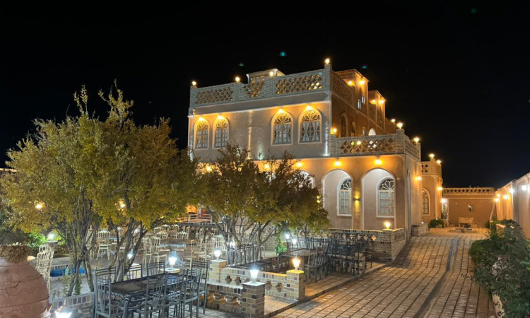 اقامتگاه بومگردی شمس العماره باغستان - صاحب جان 106