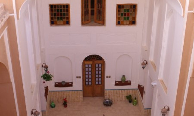 يزد طين وسكن ذاكرة للإيجار (غرفة ترنام)