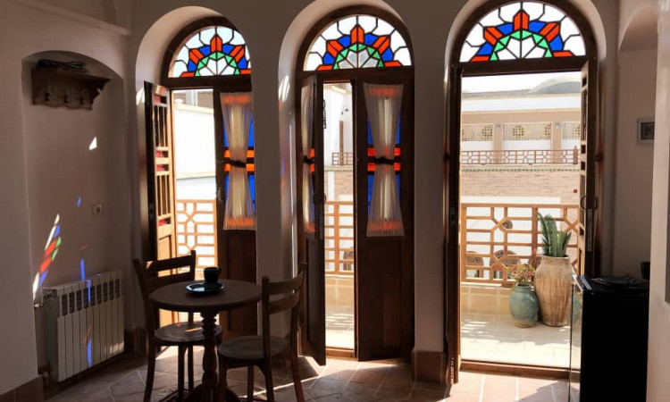 رزرو عمارت سنگ پلوی کاشان (بالاخانه)