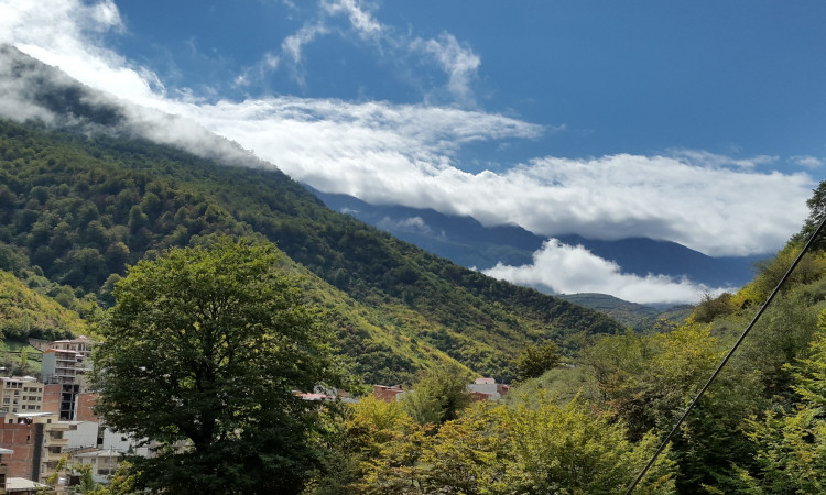 ویلا دربست با چشم انداز زیبا روستای زیارت