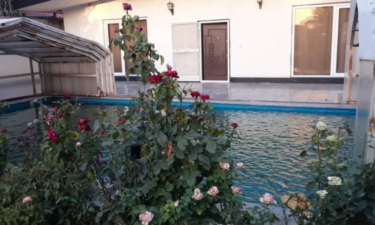 اجاره ویلا سه خوابه استخردار سرپوشیده کردان