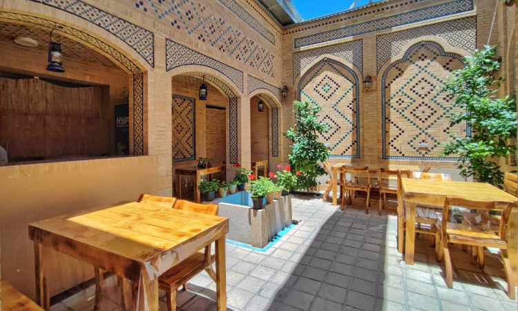 مهمانپذیر حیدری شیراز ( اتاق 2 تخته )