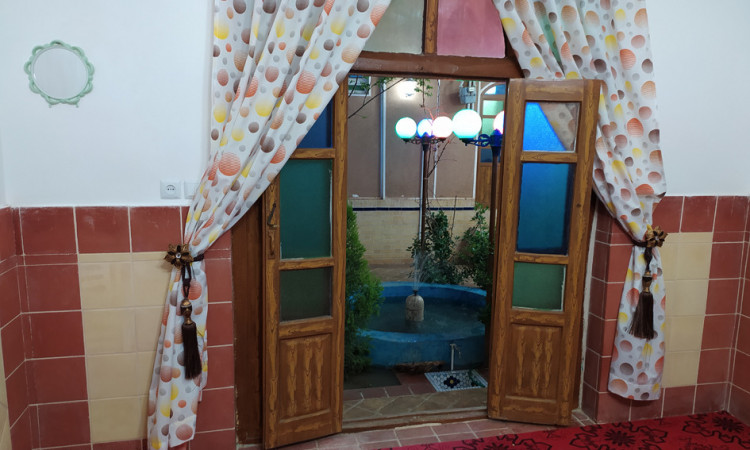 رزرو بوم گردی ایساتیس یزد