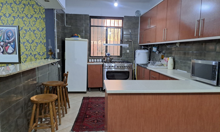 ویلا دو خواب در زعفرانیه کردان با استخر آبسرد روباز