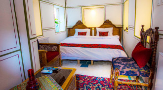 اقامتگاه سنتی یاس اصفهان همیشه بهار دبل