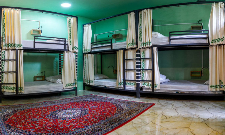 رزرو بوم‌گردی ماه بی‌بی دورمیتوری ( مشترک آقایان )