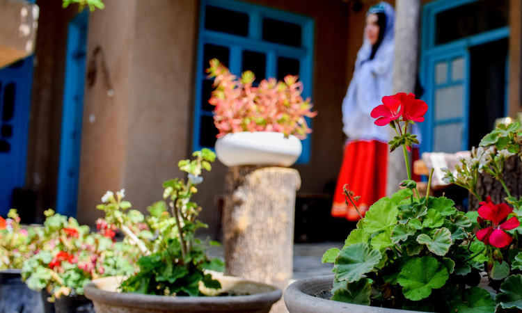 سوئیت عصر آهن - اقامتگاه بومگردی قاراپاپاق