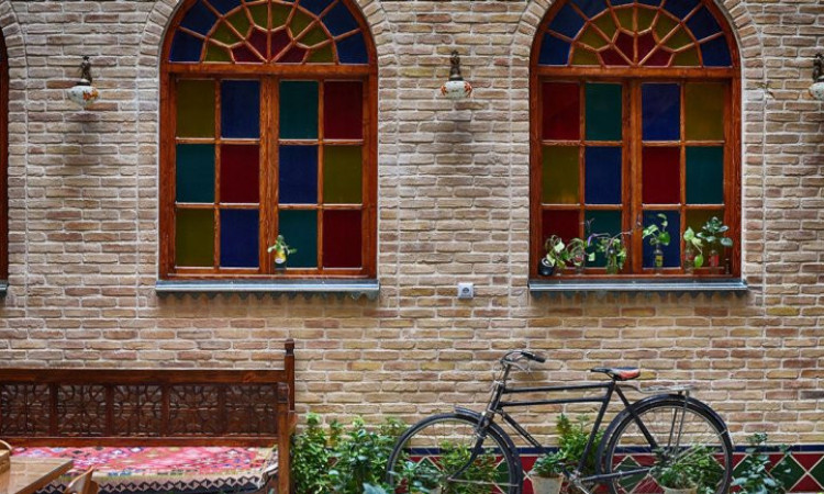 رزرو هتل سنتی درباری (اتاق یک تخته)
