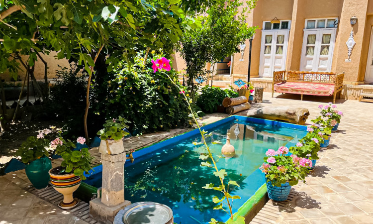 رزرو بوم گردی بانو - اتاق دلیزه (با پارکینگ)