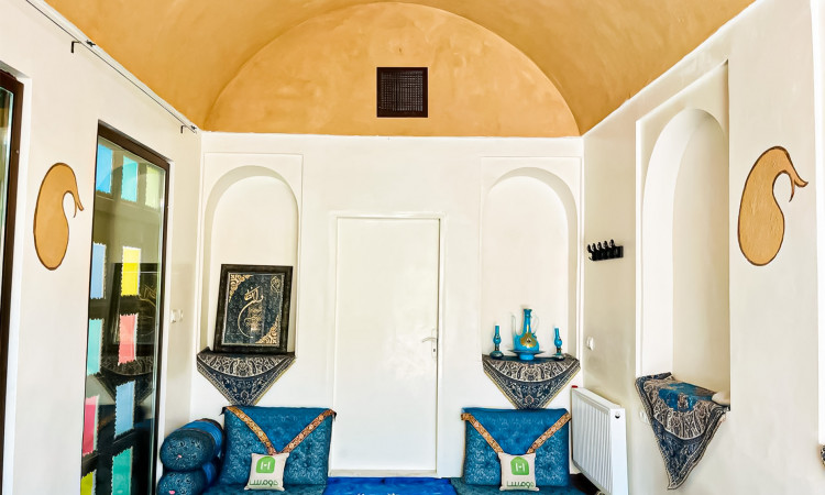 رزرو بوم گردی عمارت بانو - اتاق ترمه (با پارکینگ)