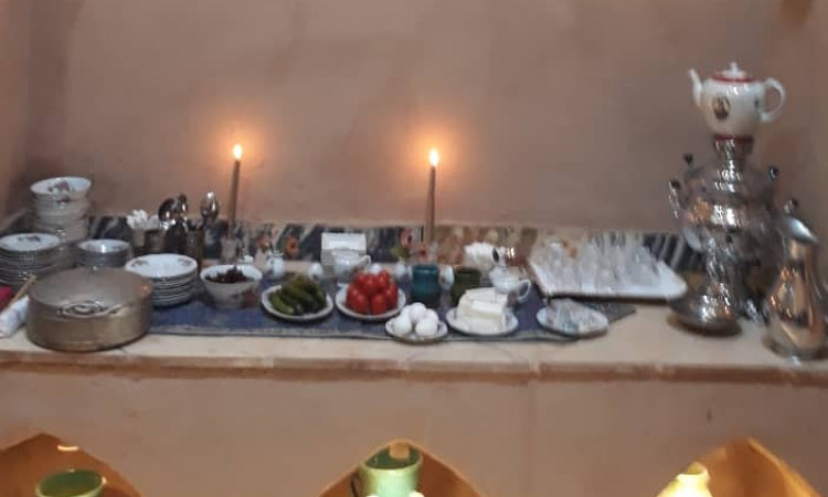 رزرو بوم گردی عمارت بانو - اتاق ترمه (با پارکینگ)