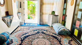 رزرو بوم گردی عمارت بانو - اتاق ترمه (با پارکینگ)