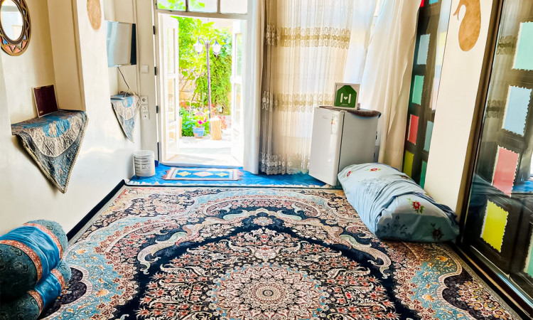 رزرو بوم گردی عمارت بانو - اتاق ترمه (با پارکینگ)