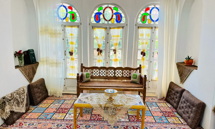 رزرو بوم گردی عمارت بانو - اتاق سه دری (با پارکینگ)