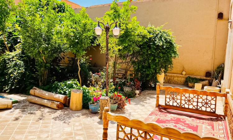 رزرو بوم گردی عمارت بانو - اتاق سه دری (با پارکینگ)