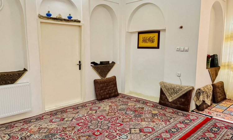 رزرو بوم گردی عمارت بانو - اتاق سه دری (با پارکینگ)