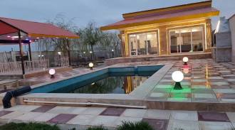 ویلا چهار باغ با استخر آب سرد