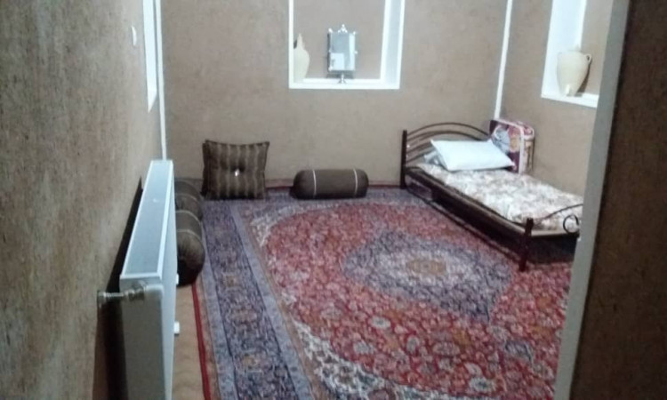 رزرو اقامتگاه سنتی شاباز ورزنه (اتاق کاهگلی ) 1