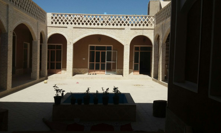 رزرو اقامتگاه سنتی شاباز ورزنه (اتاق کاهگلی ) 1