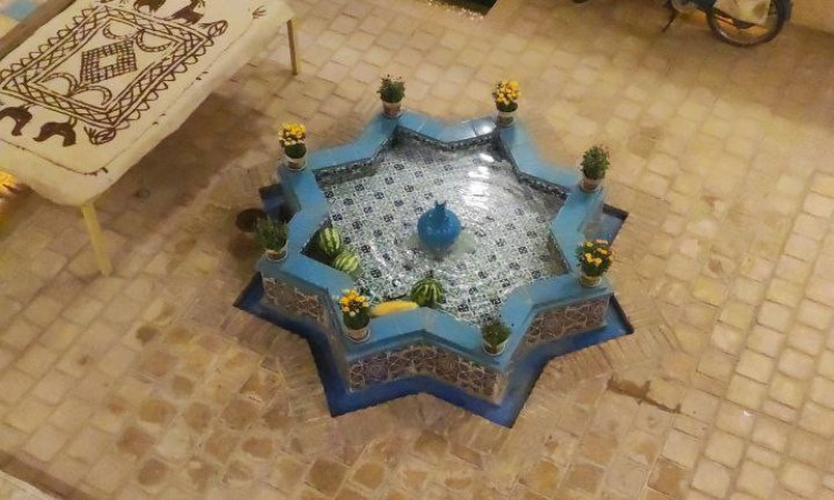رزرو اقامتگاه بومگردی خانم تاج نوش آباد(ژینا)