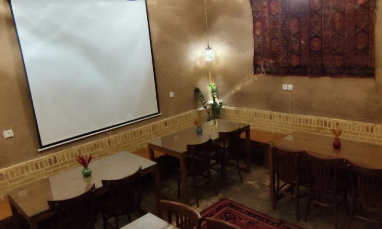 رزرو اقامتگاه بومگردی خانم تاج نوش آباد(ژینا)