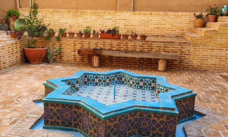رزرو اقامتگاه بومگردی خانم تاج نوش آباد(ژینا)