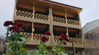 اقامتگاه بومگردی اخران (بهار)