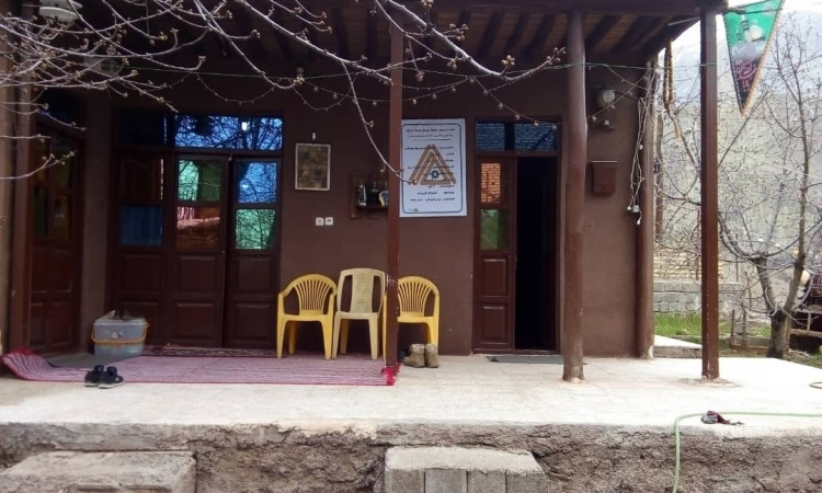 بومگردی شکوفه های گیلاس