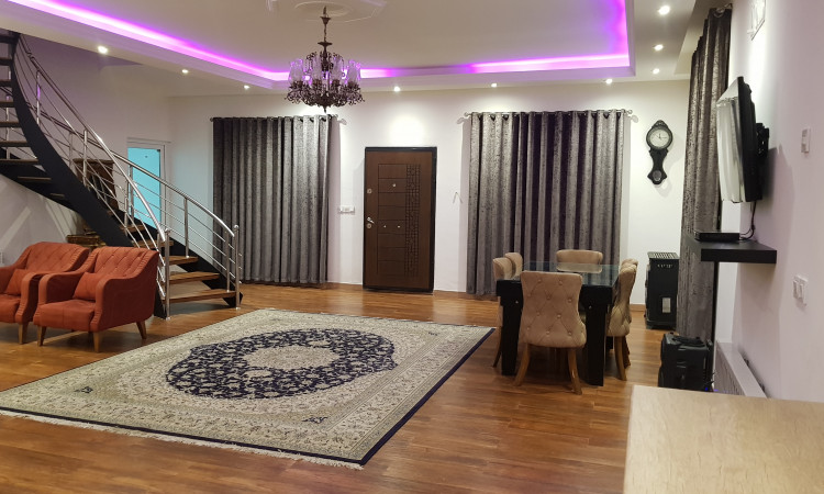 اجاره باغ ویلا با استخر و جکوزی داخل