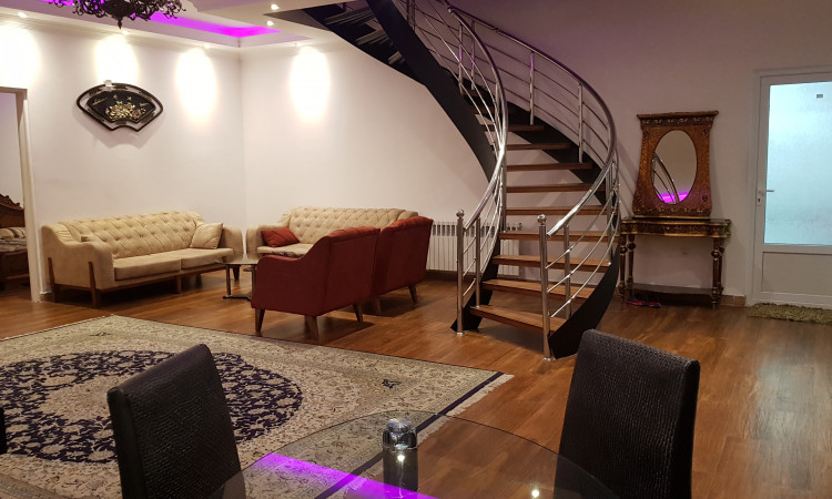 اجاره باغ ویلا با استخر و جکوزی داخل
