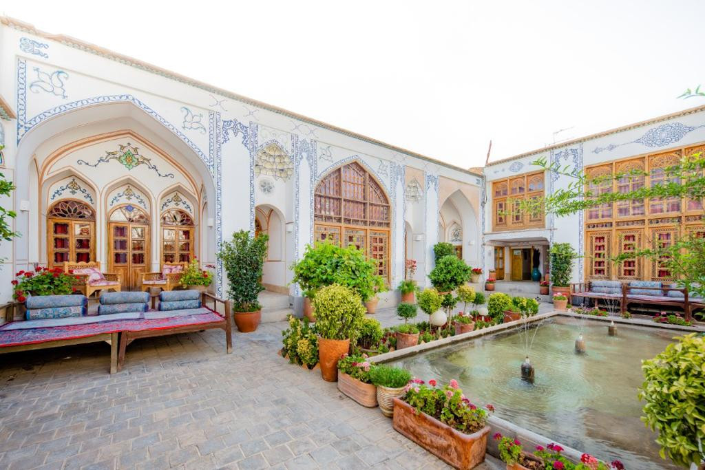 رزرو هتل سنتی اصفهان (اتاق 5 تخته)