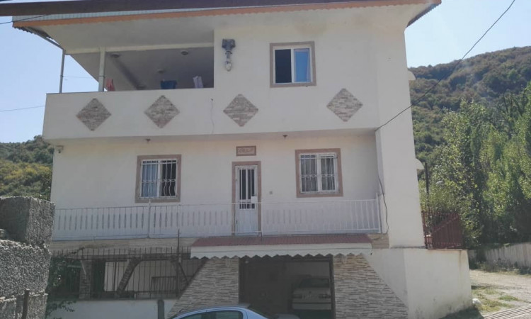 اجاره ویلای نیمه دربست