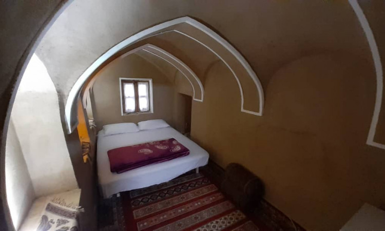 رزرو هتل سنتی انار اتاق شیرین عقدایی