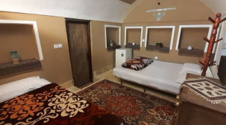 رزرو هتل سنتی انار اتاق زاغ