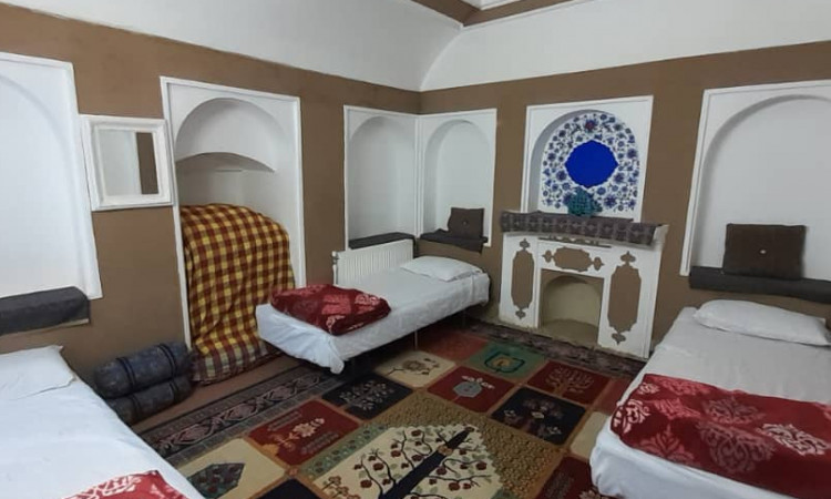 رزرو هتل سنتی انار اتاق شاهی