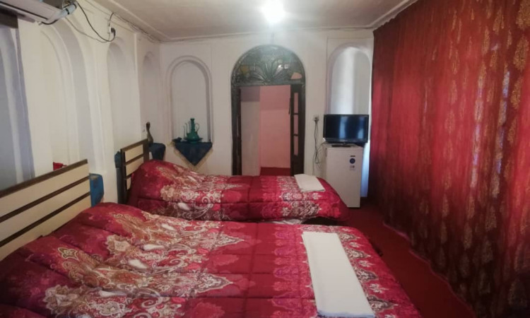 رزرو بومگردی عمارت قاجاریه اتاق 5 دری 3 نفره