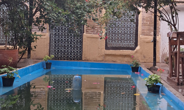 رزرو بومگردی عمارت قاجاریه اتاق 5 دری 3 نفره