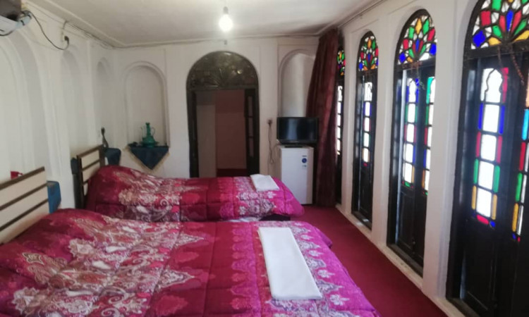 رزرو بومگردی عمارت قاجاریه اتاق 5 دری 3 نفره