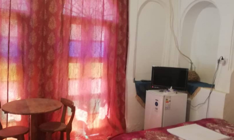 رزرو بومگردی عمارت قاجاریه اتاق 5 دری 3 نفره
