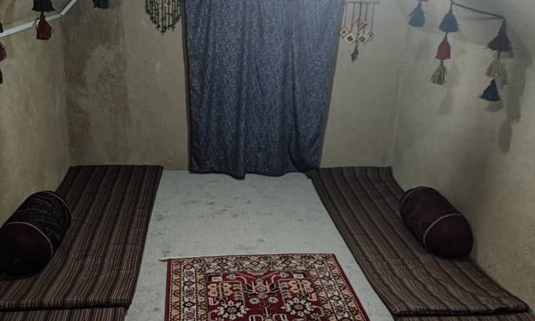 بوم گردی هرمنگان بوانات اتاق 15 متری(15متری)