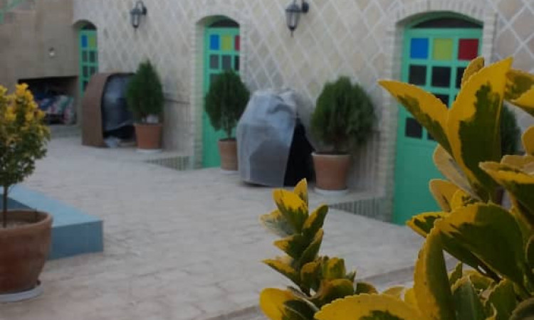 بوم گردی هرمنگان بوانات اتاق 15 متری(15متری)