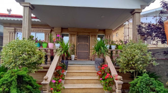 اجاره ویلا جنگلی با جکوزی شش نفره با فضای عالی