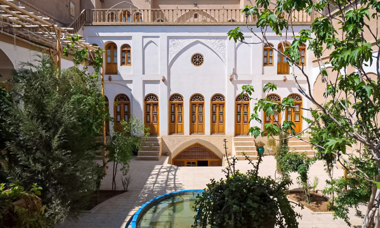 رزرو اقامتگاه سنتی خانه پارسی کاشان شاه نشین (4تخته)