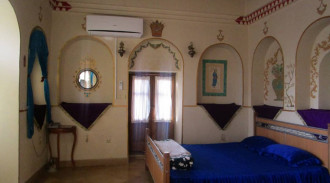 حجز فندق Golpayegan Citadel (غرفة ملكية Qajar 2-bed)