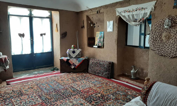 رزرو بوم گردی راگه اتاق 16 متری سنتی باسقف چوبی