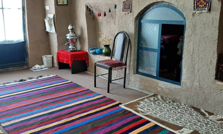 رزرو بوم گردی راگه اتاق 16 متری سنتی باسقف چوبی