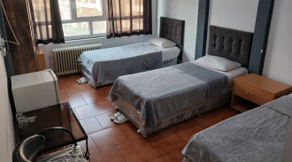 هتل مهرآذین (اتاق 3 تخته)